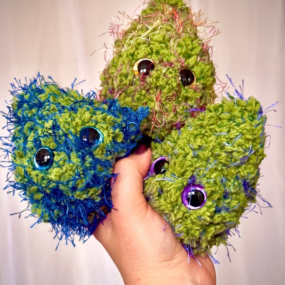 💚🍃 Nug Buddies 🎁 - Picture 2 of 10